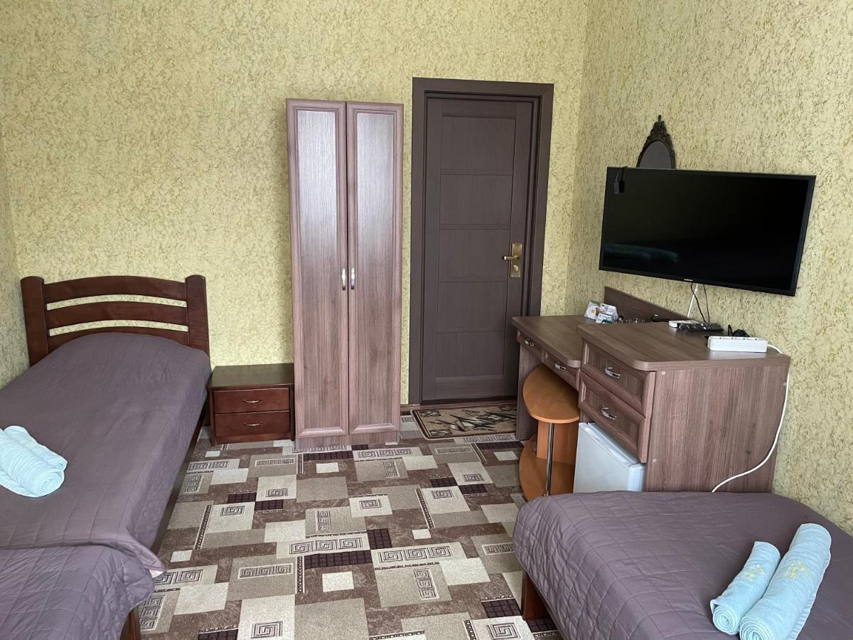 Отель "Natali" Mykolajiv Buitenkant foto