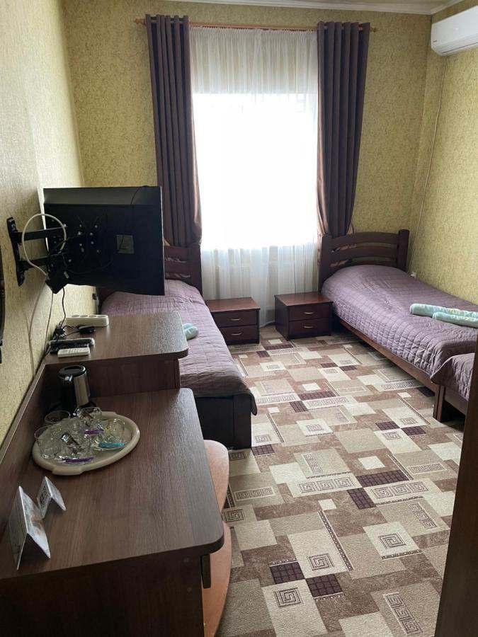 Отель "Natali" Mykolajiv Buitenkant foto