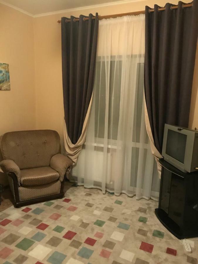 Отель "Natali" Mykolajiv Buitenkant foto