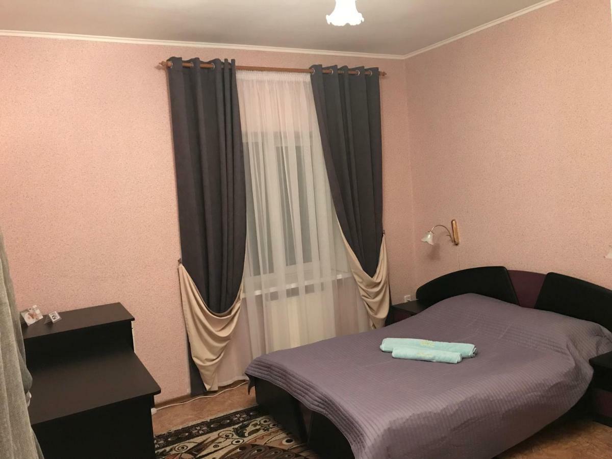 Отель "Natali" Mykolajiv Buitenkant foto