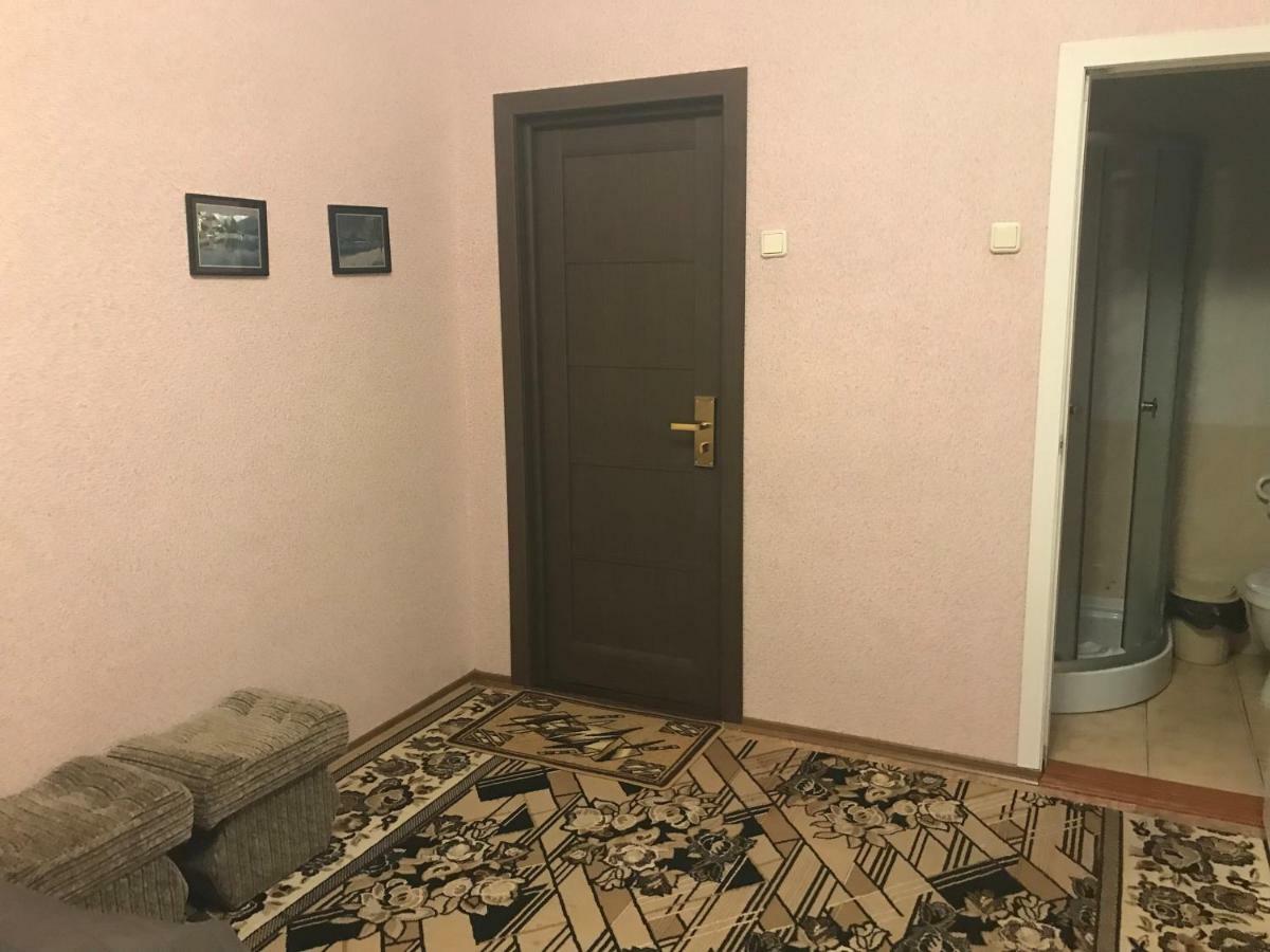 Отель "Natali" Mykolajiv Buitenkant foto